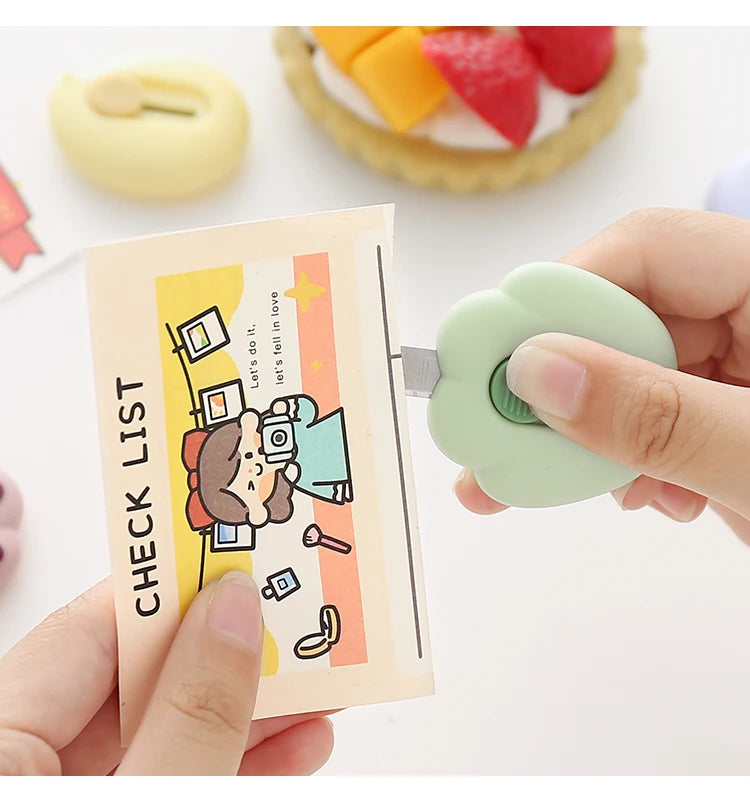 Tiny Cat Paw Retractable Paper Cutter