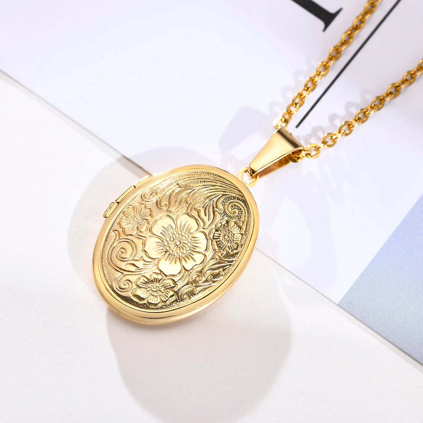 Hold Me Close Photo Locket
